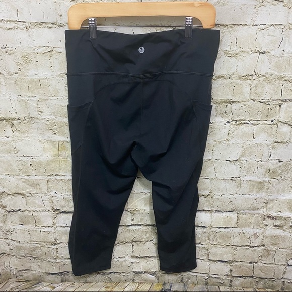 Luga Womens Black Stretch Side Pockets Athletic Capris - Picture 3 of 4